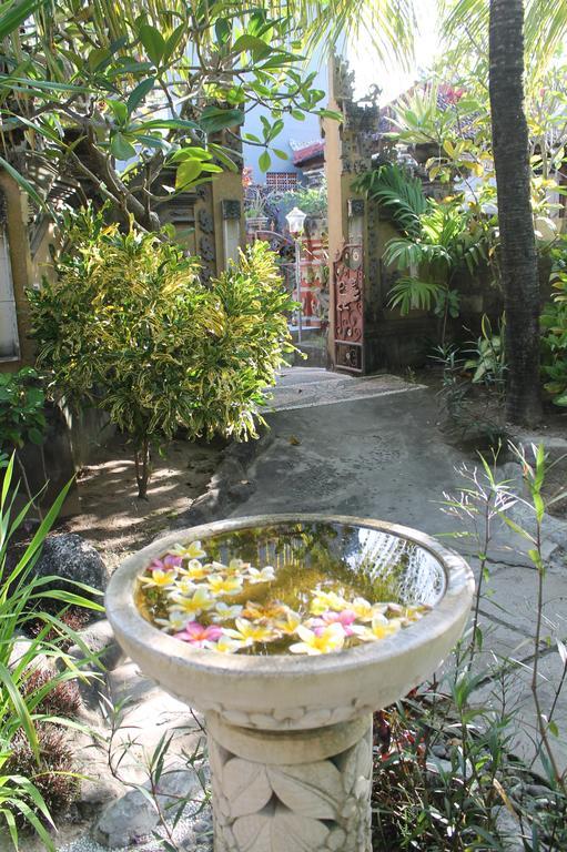 Green Palm Homestay BALI Luaran gambar